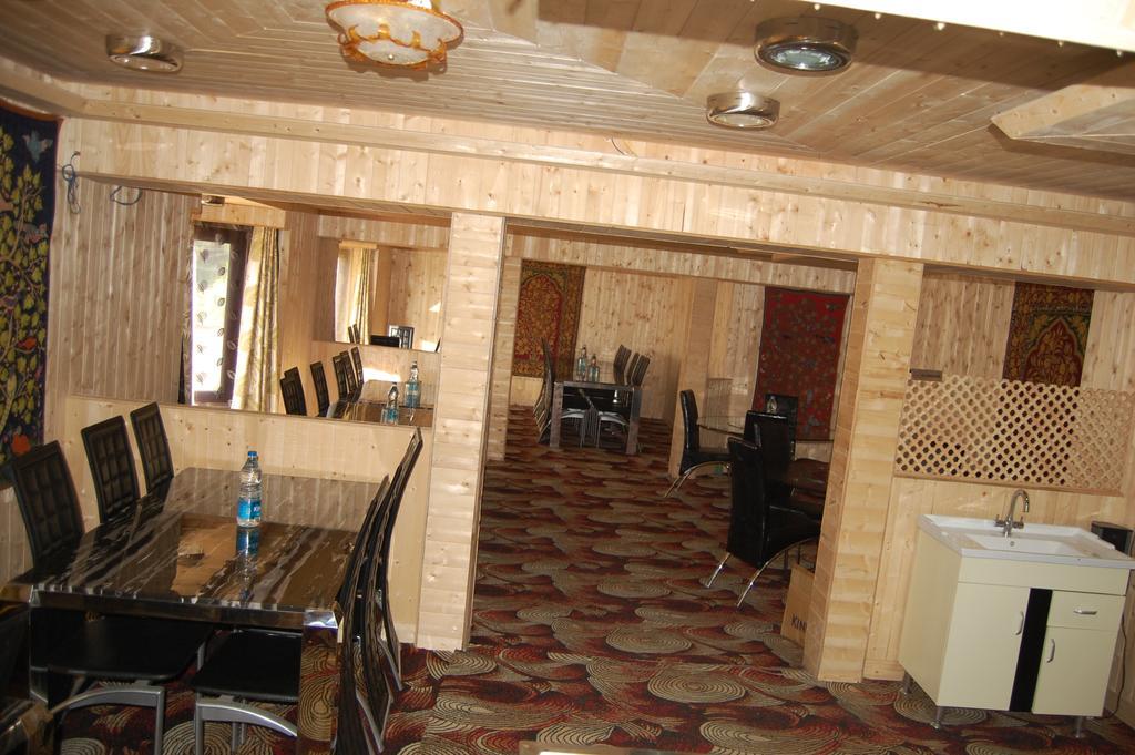Hotel Zahgeer Continental Gulmarg Zimmer foto
